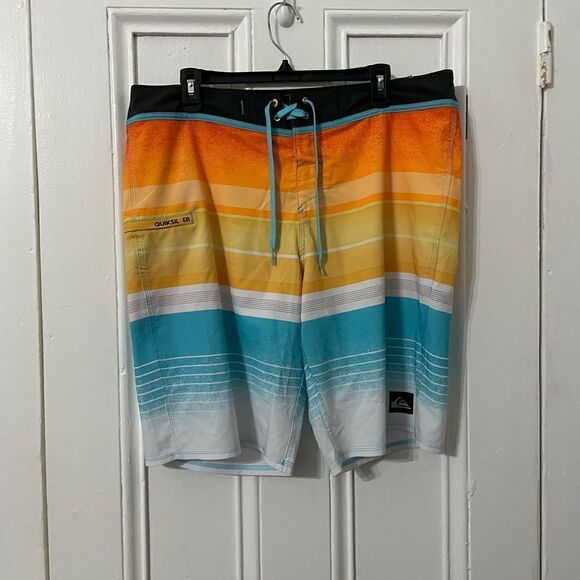 Quicksilver bathing suit  - Picture 1 of 5